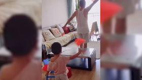 斑马线吃瓜,街头趣闻一网打尽