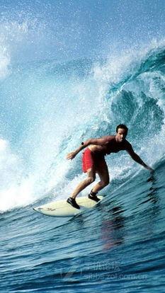 吃瓜美眉极限冲浪,勇闯波涛汹涌的海浪之巅